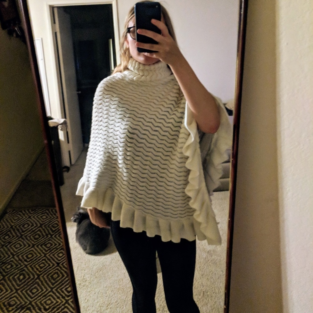 Shawl off white wool blend turtle neck